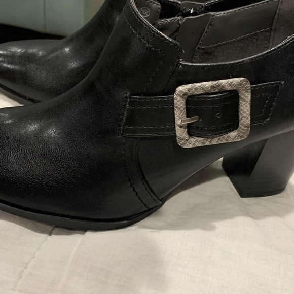 🍀NWOT AEROSOLES HEEL REST BOOTIES SZ 8.5 - Picture 1 of 8
